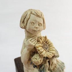 にしだみき（陶人形作家）